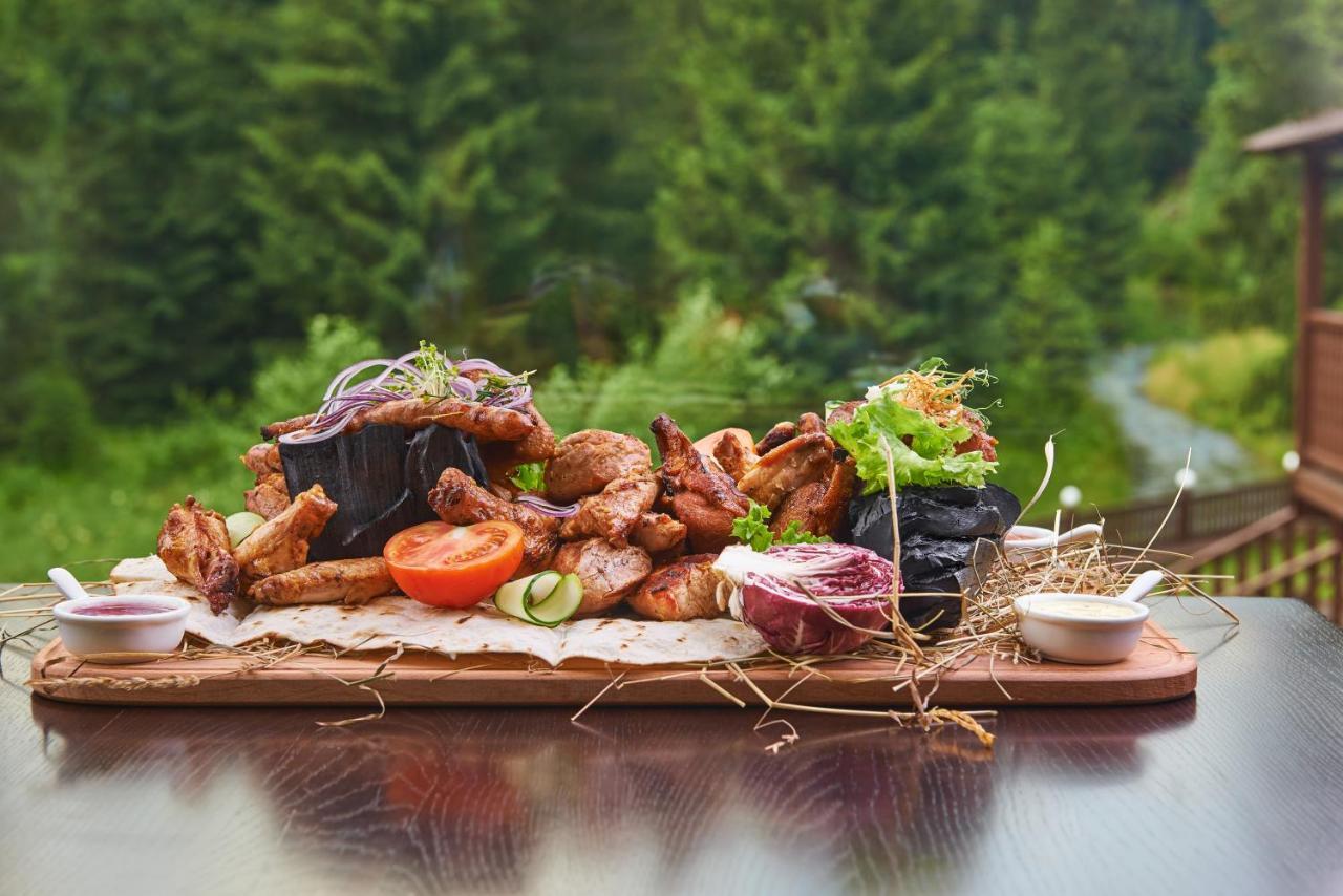 Gasthaus & Spa Bukovel Luaran gambar